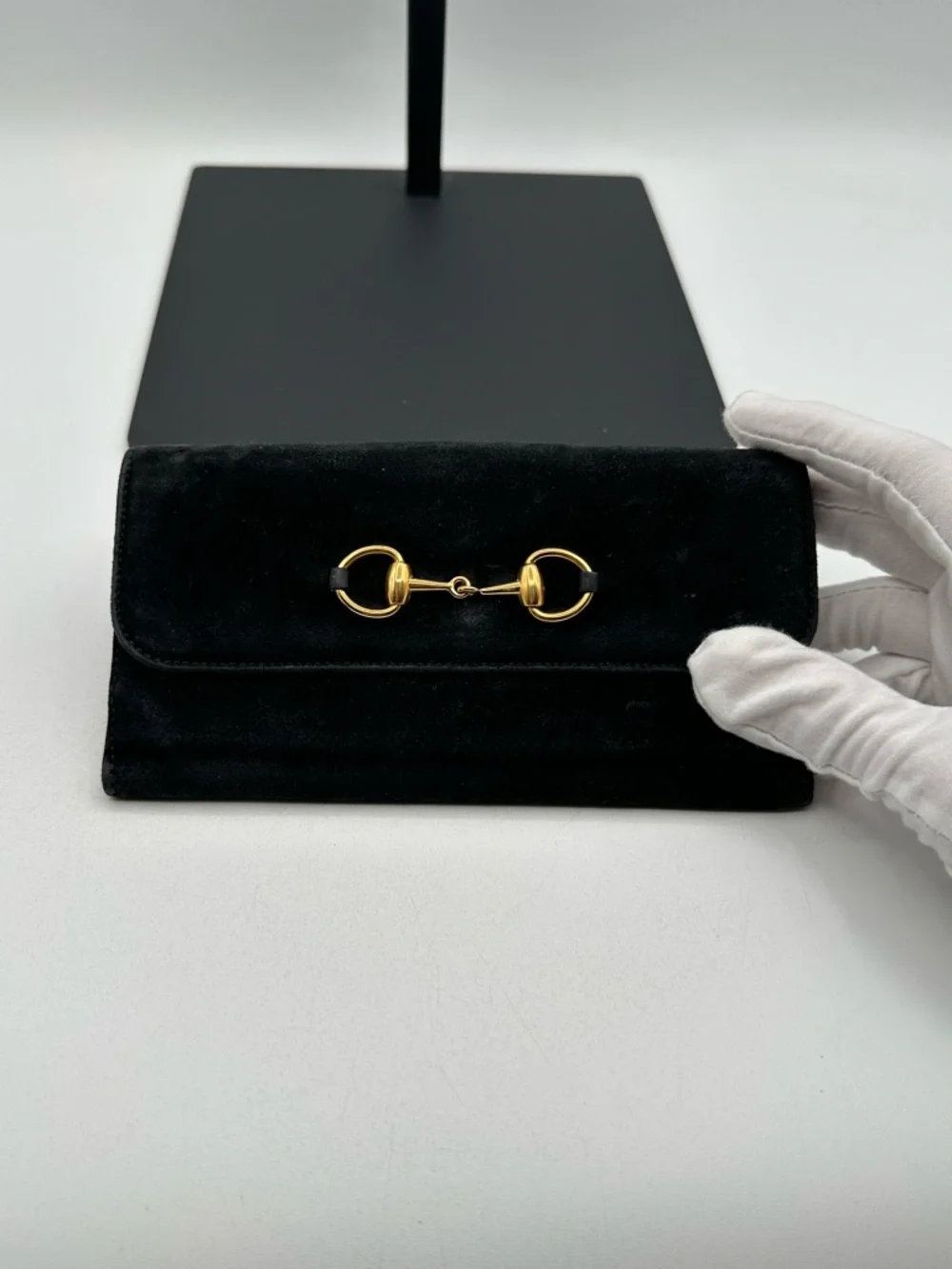 Gucci Gold Horse Bit Velvet Wallet - Picture 1 of 14